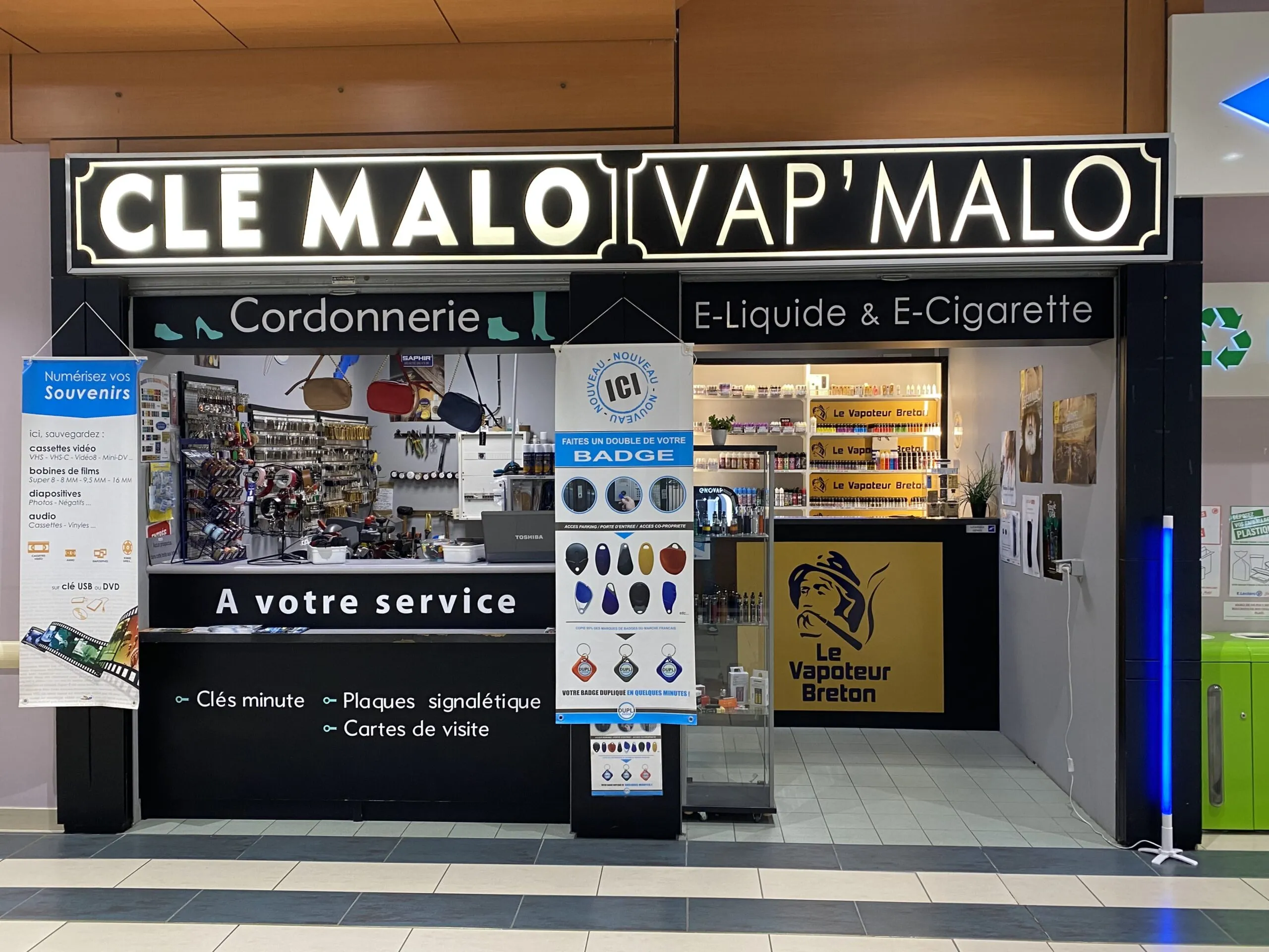 La devanture de CLEMALO.SERVICES et VAP’MALO dans la galerie du Centre Leclerc de Saint-Malo